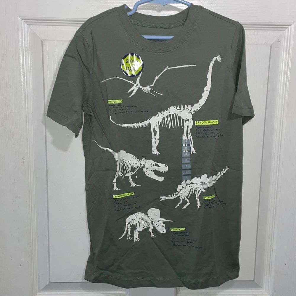 Carter’s glow in the dark dinosaur T-shirt 8